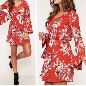 Peach Love California NWT Fall Floral Dress Size Medium